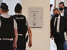 Бывший президент Франции Саркози получил год тюрьмы
