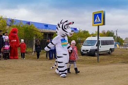 Волонтеры «Газпромнефть-Оренбурга» научили детей безопасно ходить в школу
