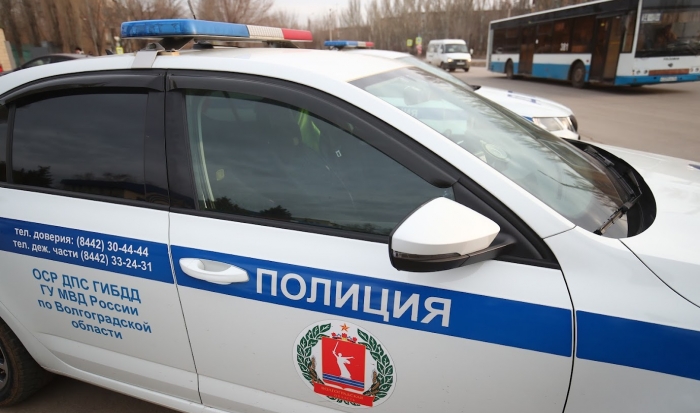 В Волгоградской области таксист стал курьером мошенников по незнанию