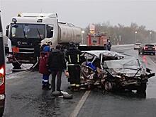 Четыре человека погибли в ДТП с легковушкой и бензовозом под Самарой