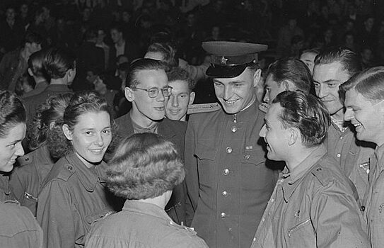 Как немцы в ГДР относились к советским военным