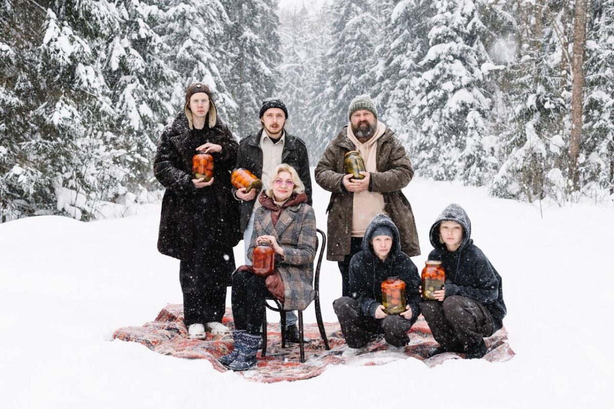 Независимый московский театр «Пространство Внутри» впервые в Петербурге — с «Петушками» и «Зеркалом»