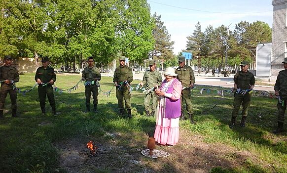 Ытык иэстэрин толоро сылдьар саллааттар ыһыахтыыллар
