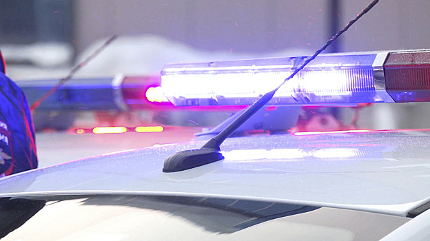 Есть пострадавшие: на ямальской трассе водитель легковушки улетел в кювет и перевернулся