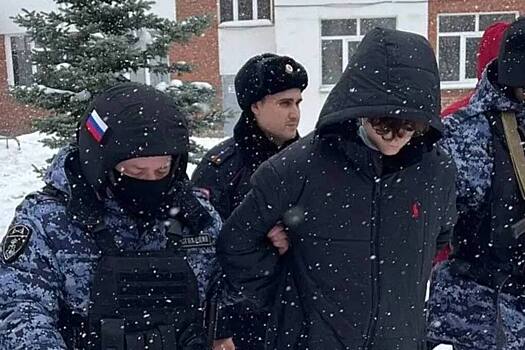 «Оружие подарили младшему брату»: новые подробности стрельбы в уфимской школе