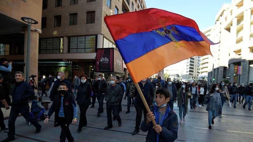 Армянская оппозиция проводит демонстрацию в центре Еревана