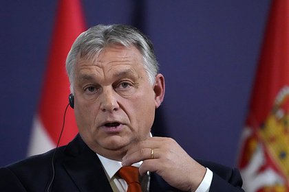 В Румынии возмутились из-за шарфа Орбана с «Великой Венгрией»