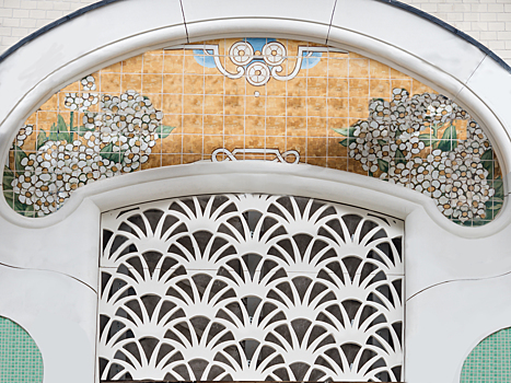 В "Театральном доме" на Поварской ведется отделка внутренних фасадов