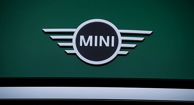  		 			Босс MINI сравнил хэтчбек с Porsche 911 и называл его элементом фирменного стиля 		 	