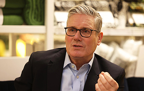 Премьер Британии пригрозил взять Grok под контроль