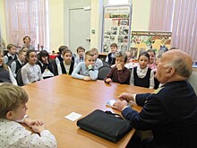 Ветеран ВОВ А. Я. Милахин посетил школу № 1498