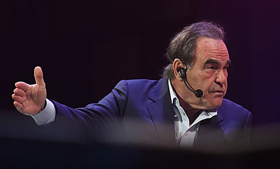 Оливер Стоун назвал Украину частью плана США