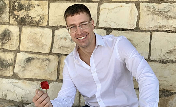 Секс-коуч Алекс Лесли был объявлен в розыск