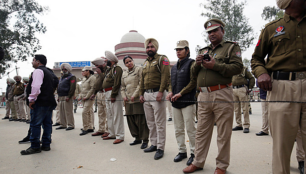Боевики напали на патруль полиции в Индии