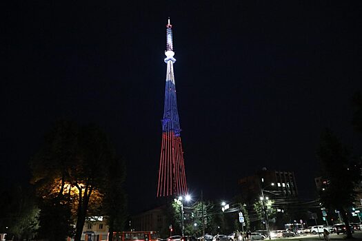 В Симферополе на телебашне включили подсветку в цветах флагов России и Белоруссии