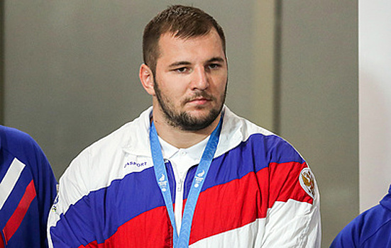 Российскому борцу Семенову вручили серебро Европейских игр 2019 года