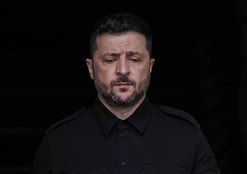 Варламов обнаружил разнообразие книг о Зеленском в библиотеке