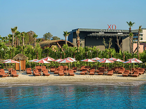 Россияне протестировали отель в Турции со стеклянными бассейнами