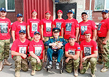 Участники автомарша «От Победы к Победе» навестили ветерана ВОВ в Новосибирске