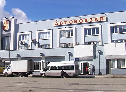 Одни пригородные рейсы возобновляют, другие отменяют