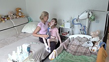 У мамы ребенка-инвалида из Калининграда есть всего минута, чтобы на руках спустить девочку на первый этаж, иначе она умрет