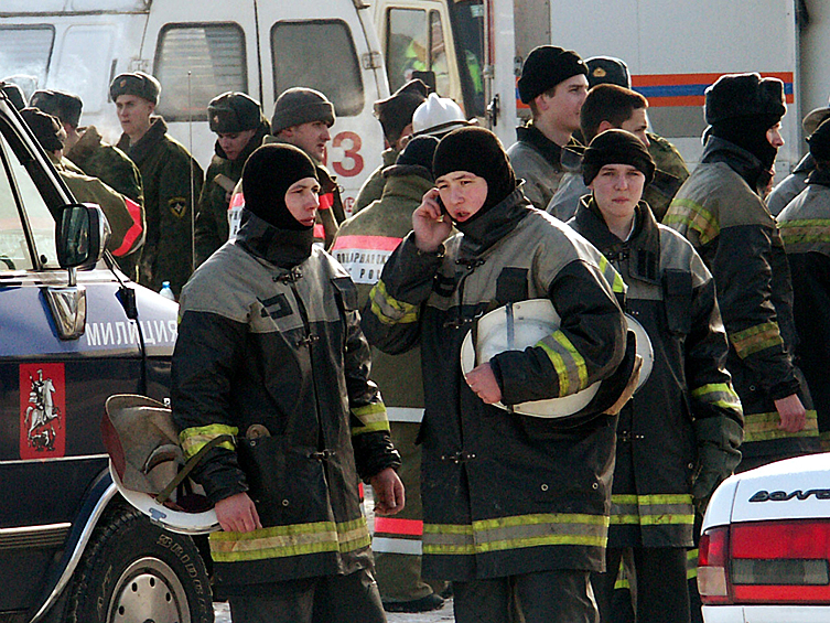 В здании находились более тысячи человек, 28 посетителей погибли и около 200 получили ранения. Об этом вспоминает Газета.Ru.