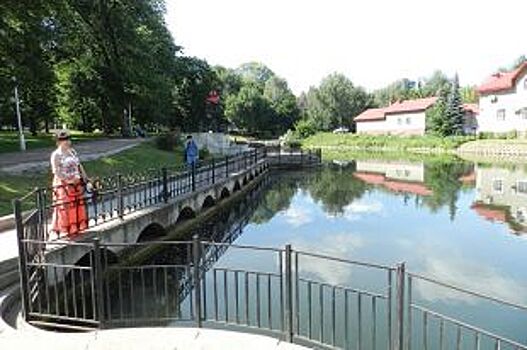 Старые аттракционы, выкошенные газоны и ноль креатива. Обзор парков Уфы