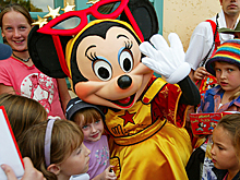 Ведьма на пылесосе, жизнь Диснея и сказки о репрессиях — 12 лучших детских книг зимы