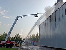 Открытое горение ликвидировали в производственном здании в Великом Новгороде