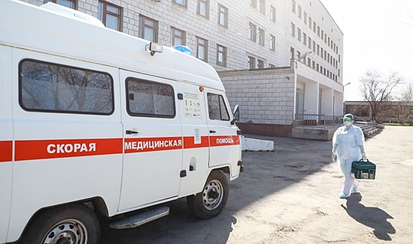 3 человека попали в больницу после лобового столкновения под Волгоградом