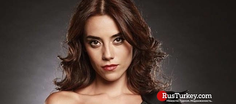 Турецкая актриса Джансу Дере объявила себя чайлдфри