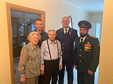 Руководство Черемушкинской межрайонной прокуратуры приняло участие в поздравлении ветерана с Днём Победы