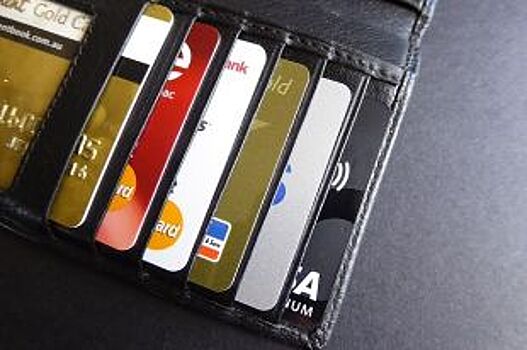 Омских школьников научат безопасно пользоваться банковскими картами
