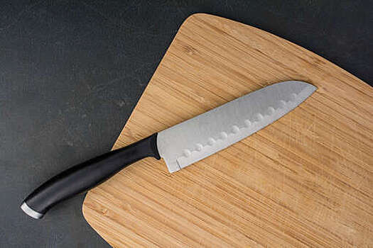 В Рязани пьяный мужчина угрожал ножом несовершеннолетней девушке