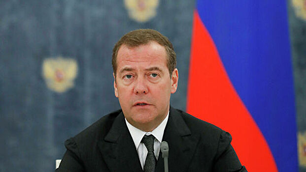 Медведев увидел губернатора в новой должности