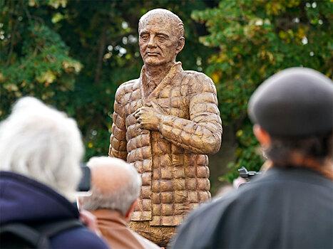 Памятник предателю: за вывод войск из Германии Горбачев заслуживает пожизненного заключения