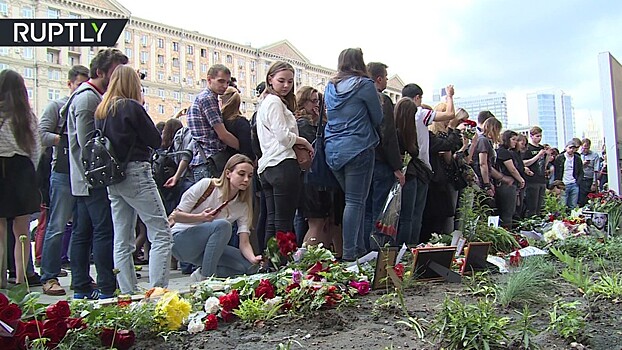 В Москве сотни поклонников солиста Linkin Park почтили его память