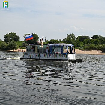 Таруса устроила парад плавсредств в День города