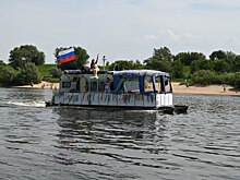 Таруса устроила парад плавсредств в День города