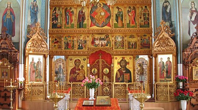 Иконостас в православном храме: что он символизирует