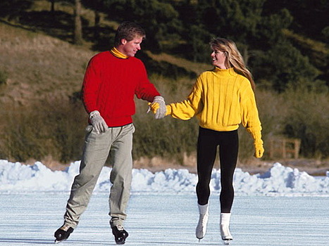 Взрослых посетителей катка в Измайловском парке бесплатно научат кататься на коньках