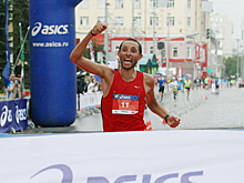 По Екатеринбургу пробежал марафон «Европа — Азия»