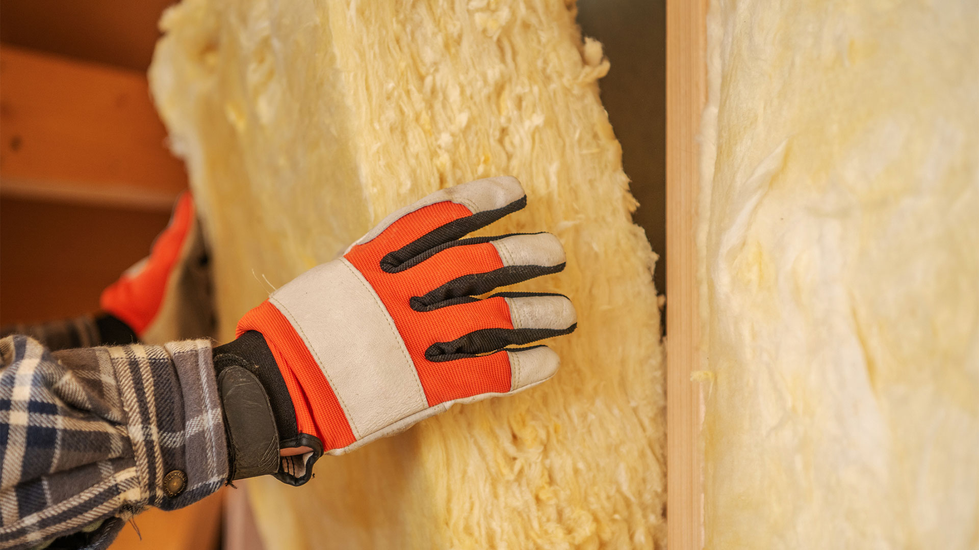 Батареи горячие, а в доме холодно: что делать