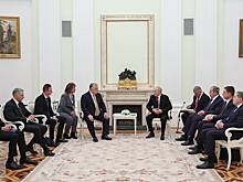 Песков объяснил временной зазор между приездом Орбана в Кремль и стартом переговоров