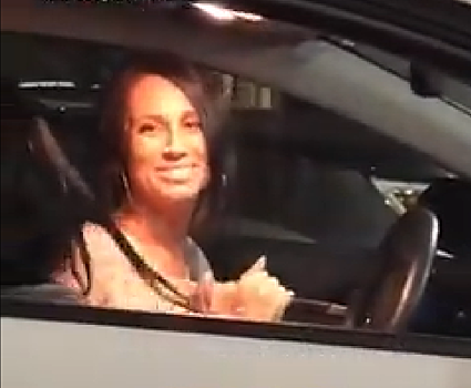 «Расистский скандал»: женщине пришлось покинуть город после оскорблений в адрес другой девушки