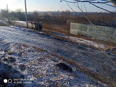 В Саратове погиб водитель перевернувшейся в кювете иномарки