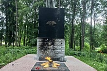 В Ярославской области подожгли памятник героям Великой отечественной войны