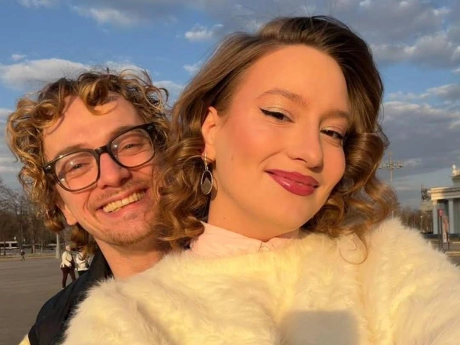 Стали известны подробности последних дней жизни зарезавших друг друга актера и его жены