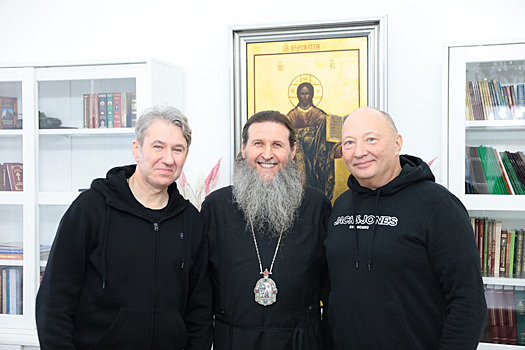 Юрий Гальцев получил от митрополита подарок в Кургане