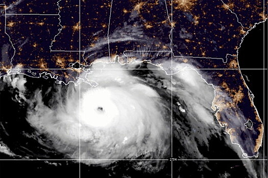 Власти Луизианы ждут прихода мощнейшего урагана "Ида" в 16-ю годовщину удара "Катрины"